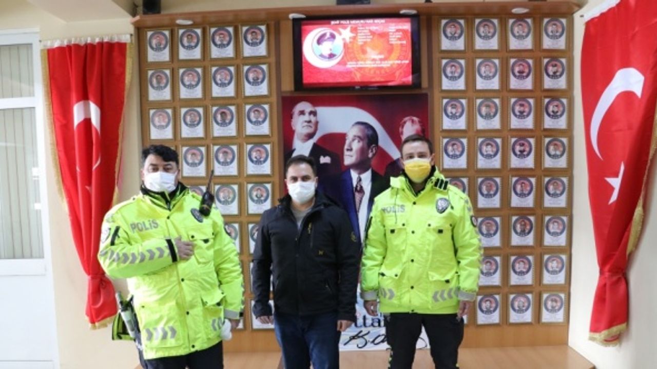 Trafik kazası geçiren polis adayını polisler mülakata yetiştirdi