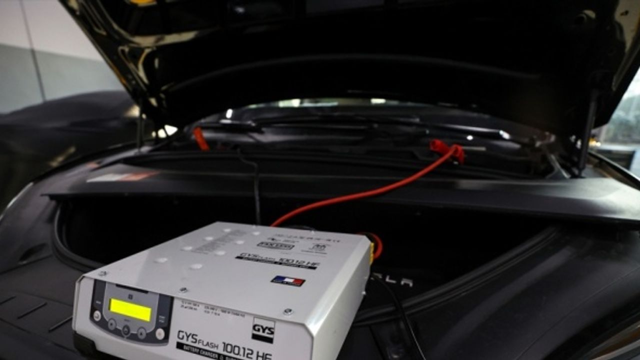 Türkiye'nin ilk elektrikli otomobil servisi yurt dışından araçlara da hizmet veriyor