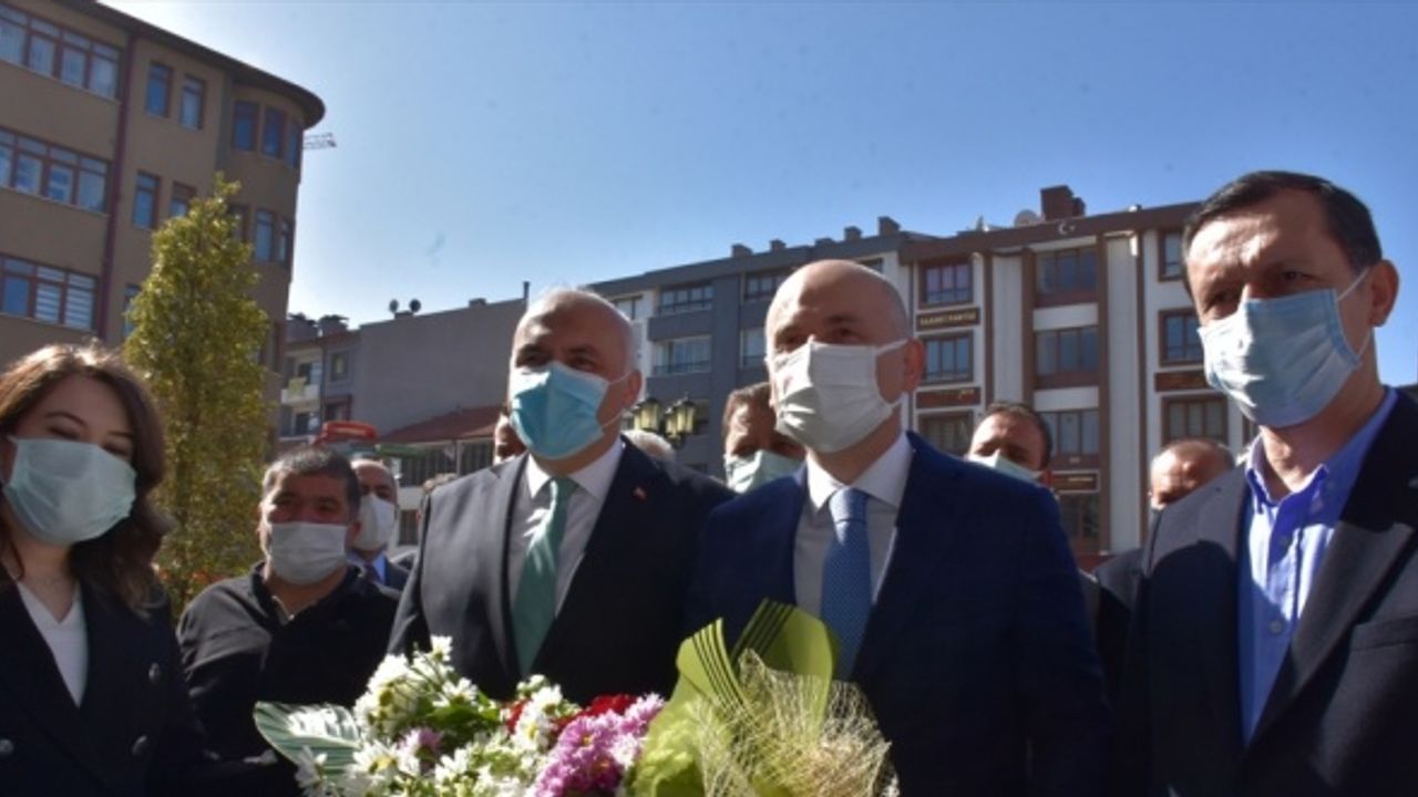 Bakan Karaismailoğlu, Kızılcahamam Belediye Başkanı Acar'ı ziyaret etti