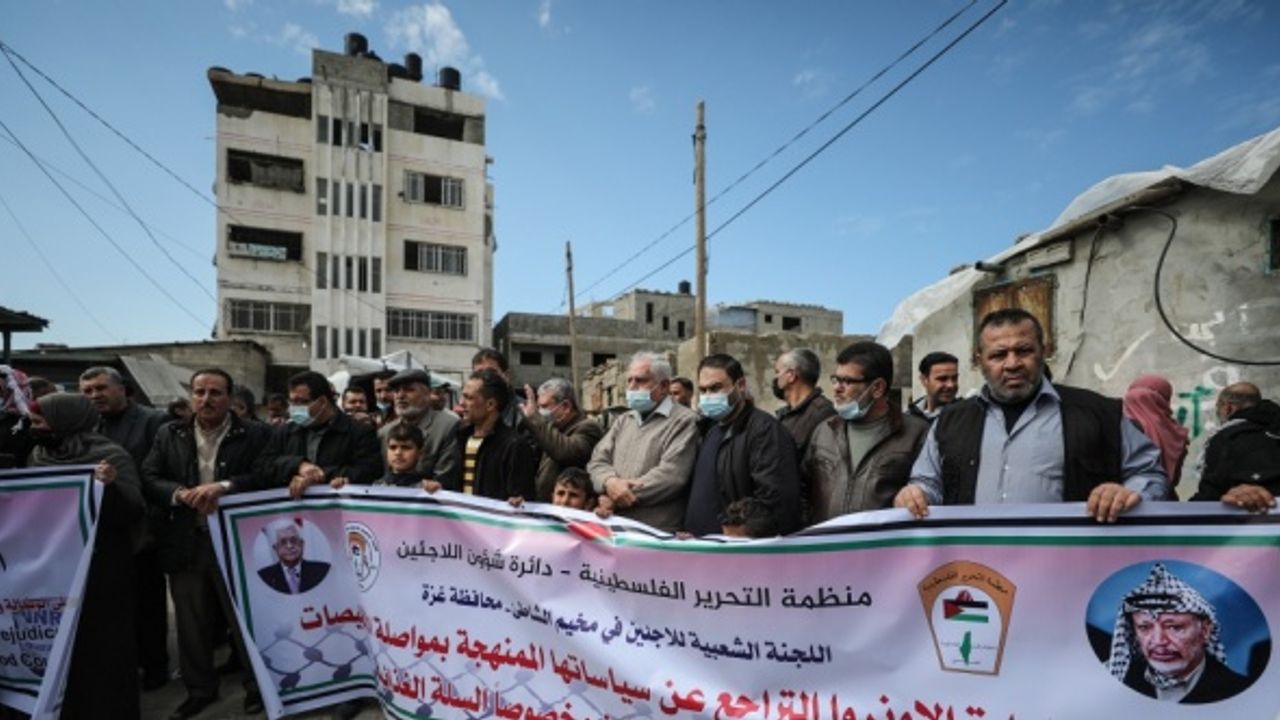 UNRWA'nın mültecilere eşit gıda dağıtma kararı Gazze'de protesto edildi