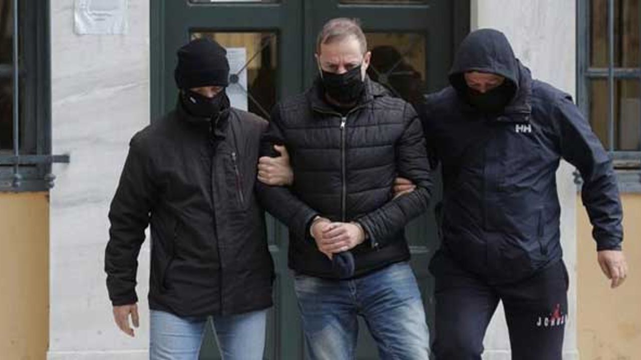 Yunan tiyatrocu çocuklara yönelik cinsel istismardan gözaltına alındı!