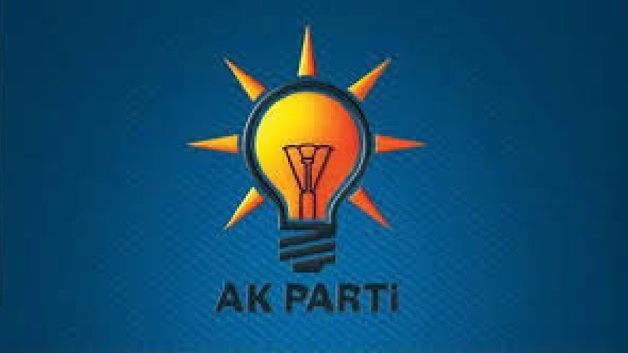 AK Parti ilçe başkanlarının bulunduğu otomobil kaza yaptı!
