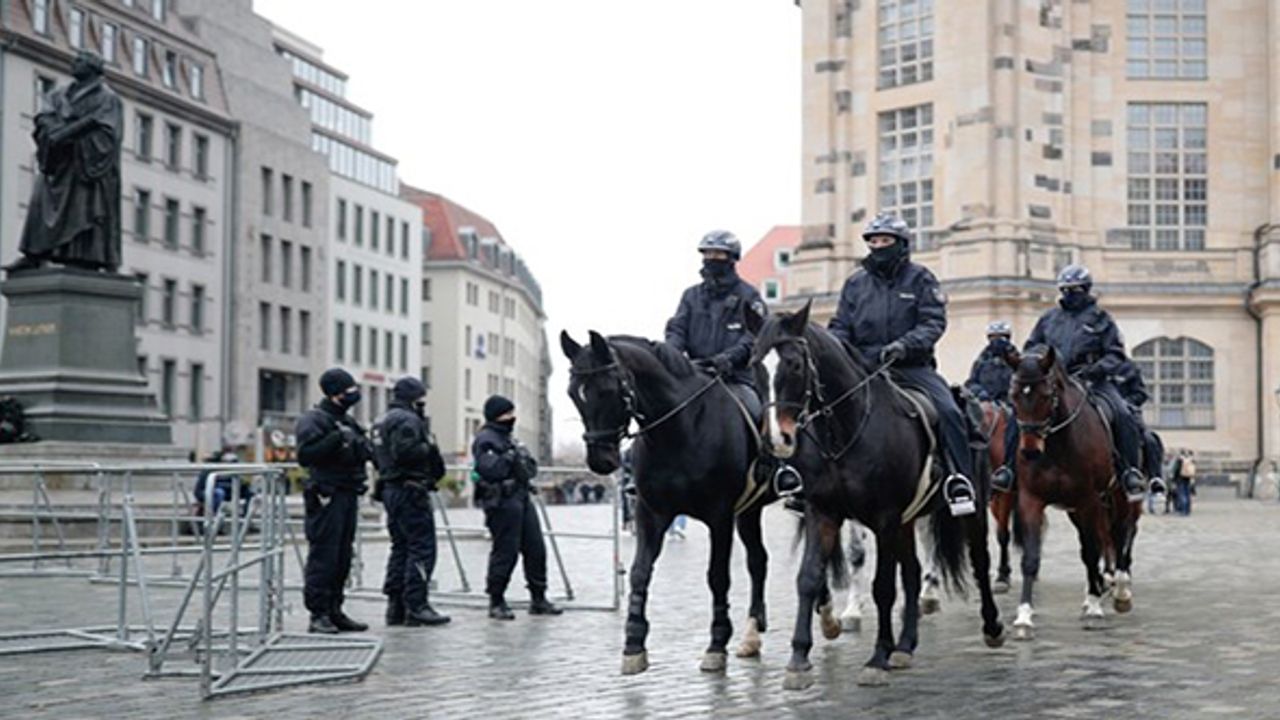 Berlin eyaletinde koronavirüs tedbirleri sertleştirildi