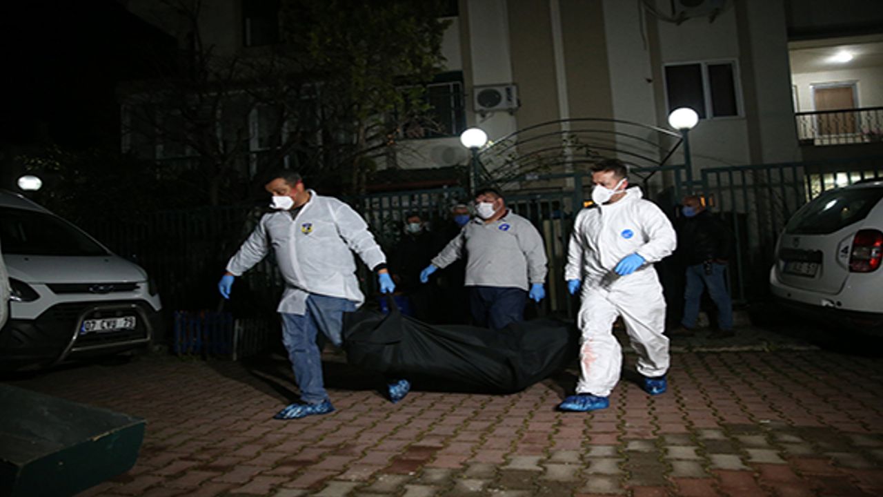 Antalya'daki bir villada aynı aileden 4 kişi silahla vurulmuş halde ölü bulundu