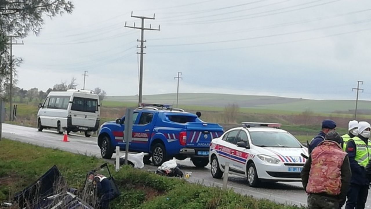 Balıkesir'de su kanalına devrilen otomobildeki 2 kişi hayatını kaybetti