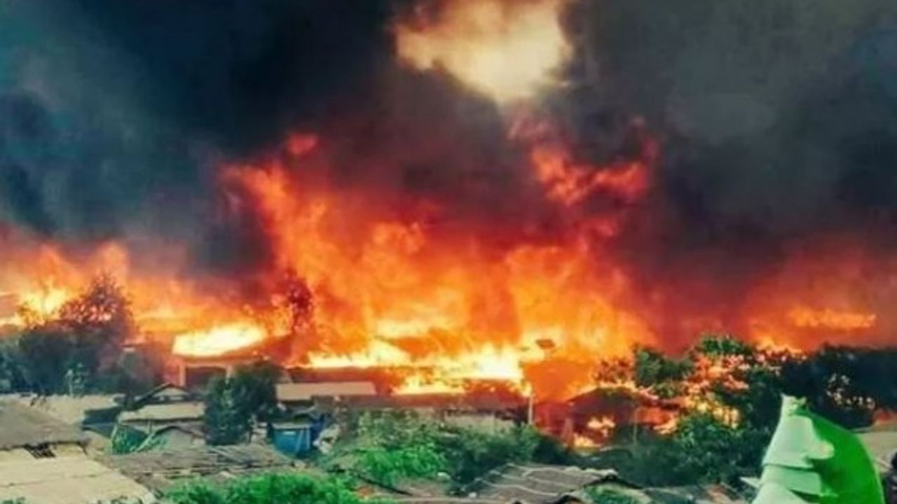 Bangladeş'te mülteci kampında korkunç yangın! 400 kişiden haber alınamıyor!