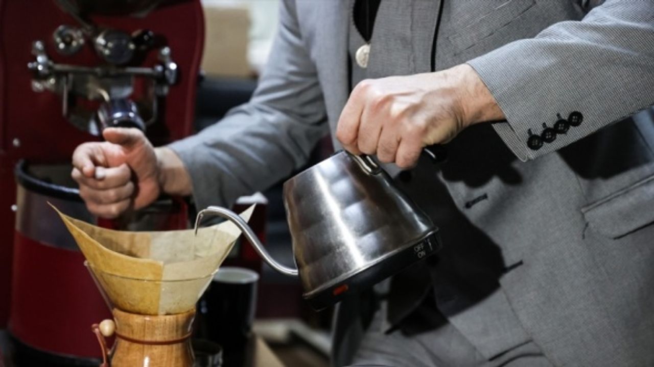 Barista eğitimi alan kimsesiz ve ihtiyaç sahibi gençler, topluma kazandırılmak istiyor