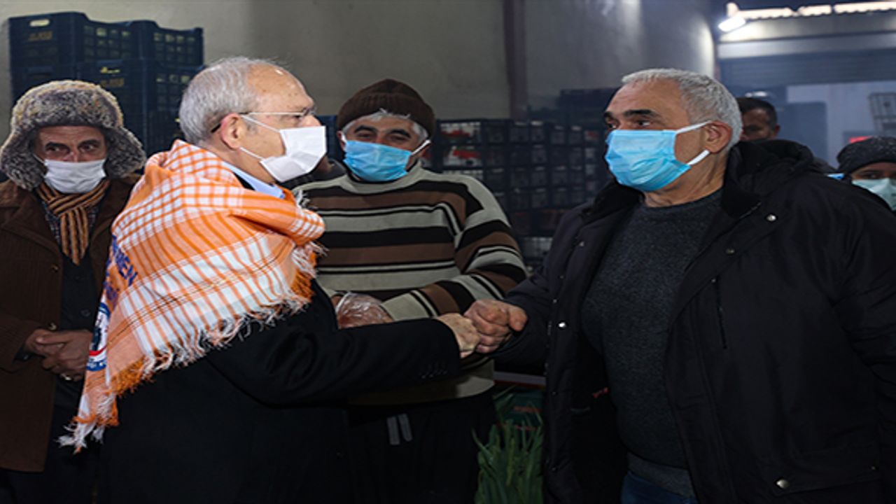 CHP Genel Başkanı Kılıçdaroğlu, İzmir'de hal esnafını ziyaret etti