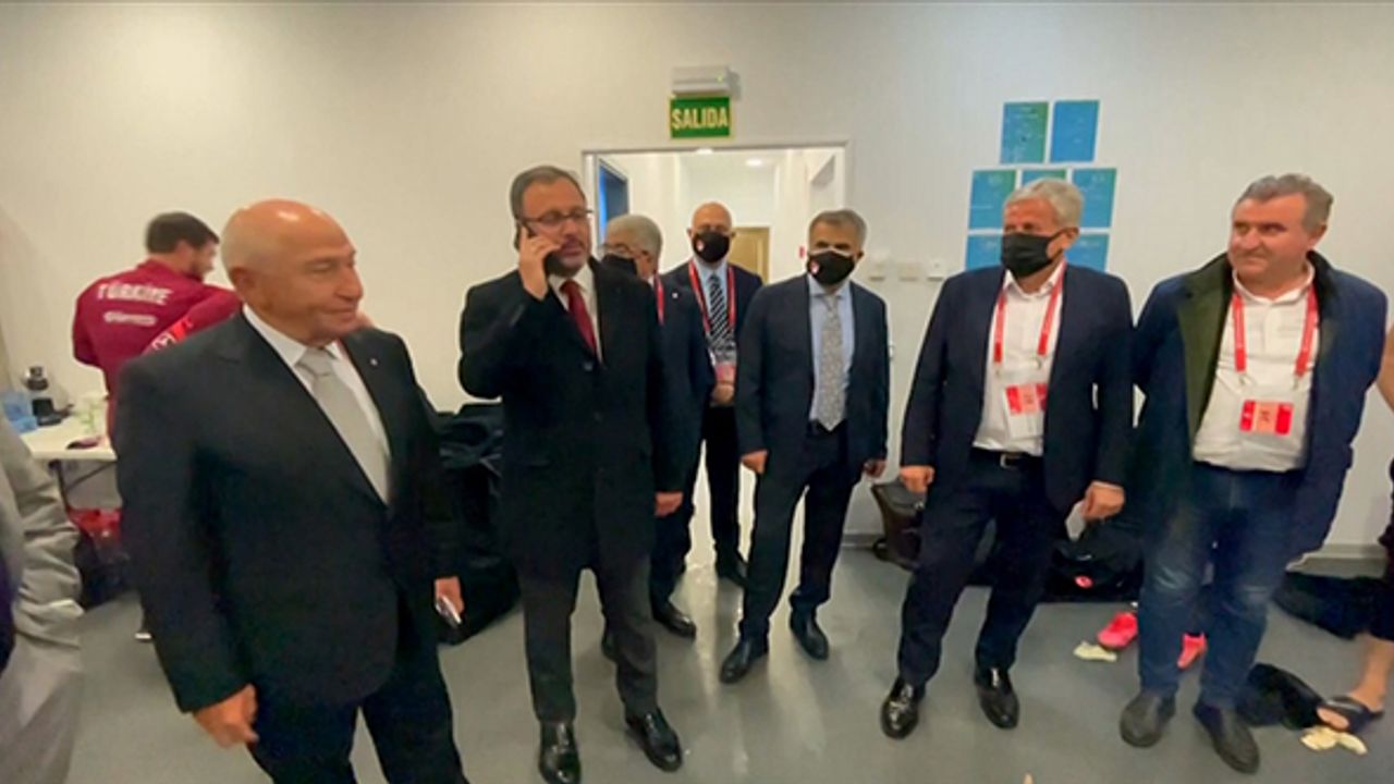 Cumhurbaşkanı Erdoğan A Milli Futbol Takımı'nı tebrik etti