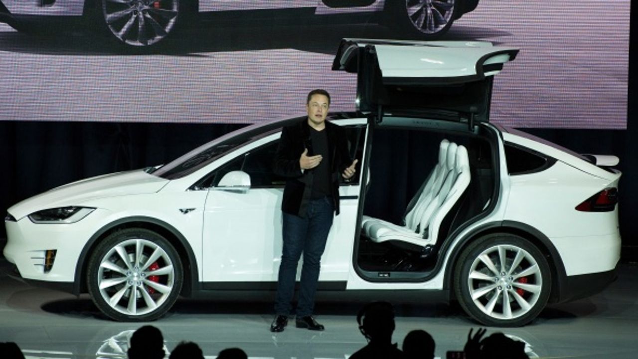 Elon Musk'tan flaş 'Tesla' çıkışı! "Kapatırım!"