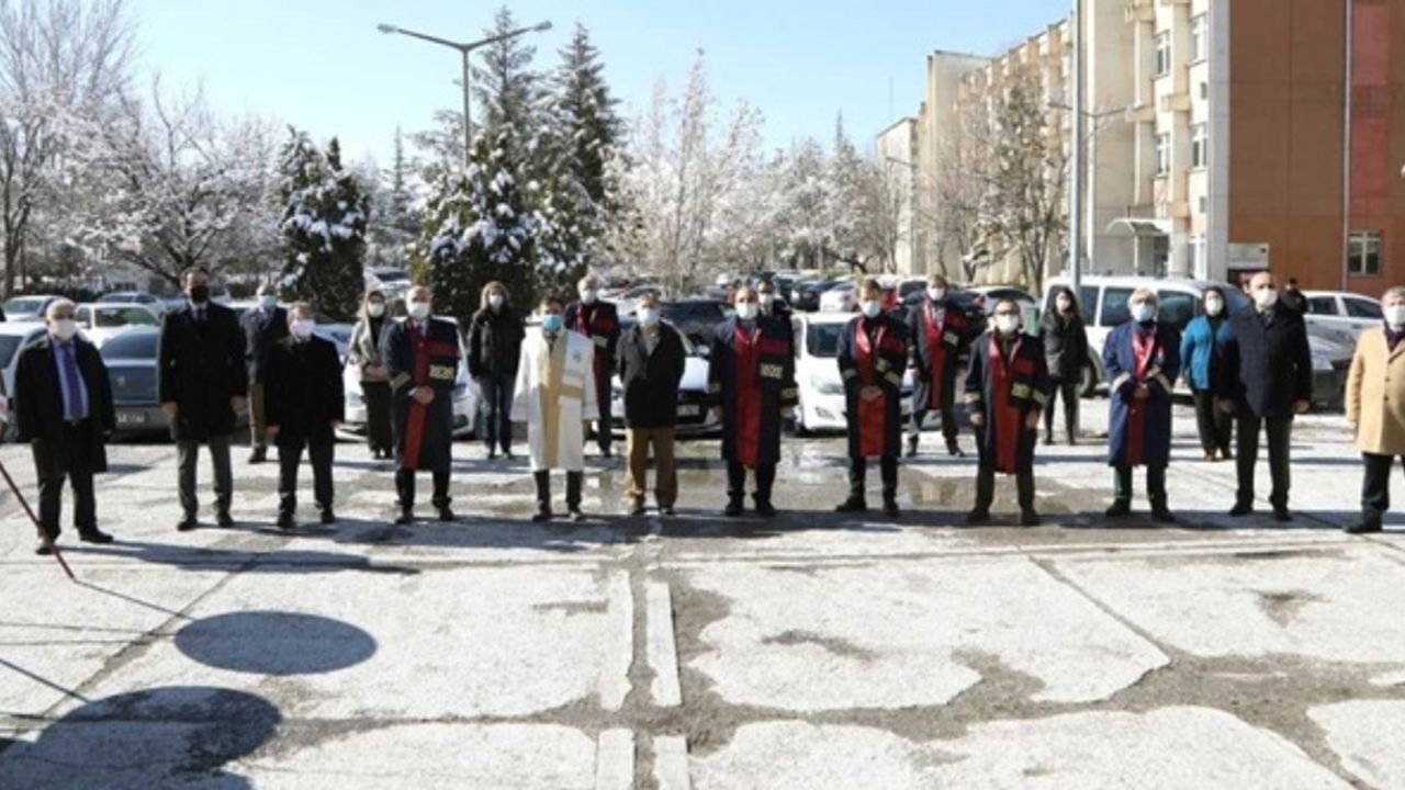 Erciyes Üniversitesindeki Kovid-19 aşısı çalışmalarında faz-2 aşılamaları sürüyor