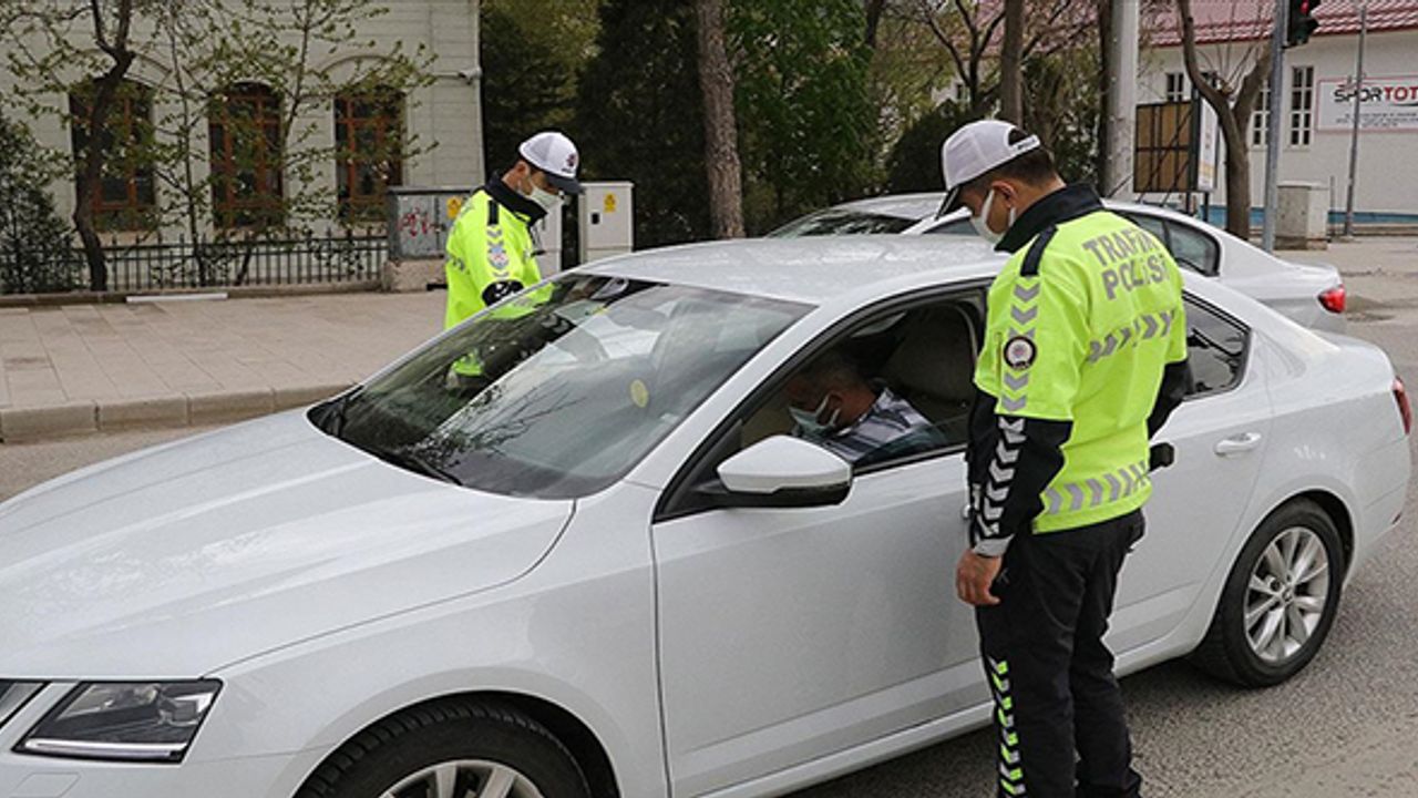 2 milyon 52 bin 86 'çalışma muafiyet izni belgesi' düzenlendi