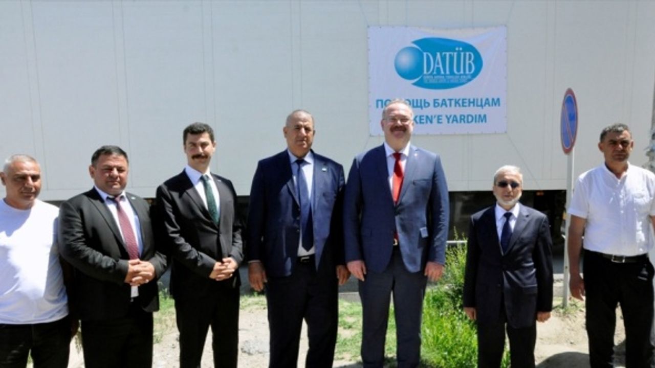 Ahıska Türklerinin topladığı yardım malzemeleri Kırgızistan'da sınırdaki çatışmadan etkilenenlere teslim edildi