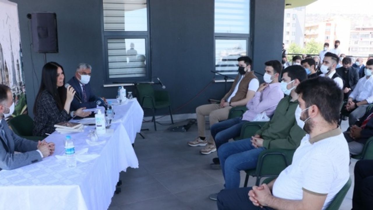 AK Partili Karaaslan Samsun'da gençlerle bir araya geldi