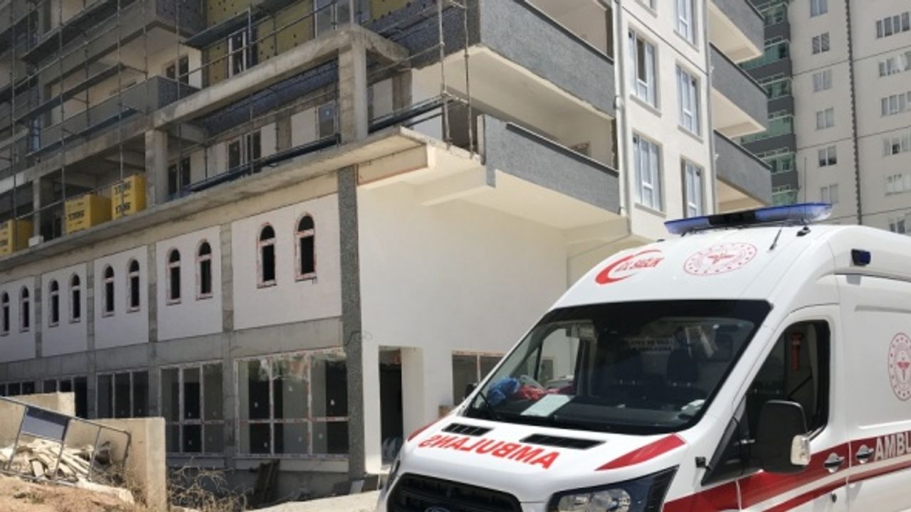 Bilecik'te inşaat halindeki binanın 8. katından düşen vatandaş öldü