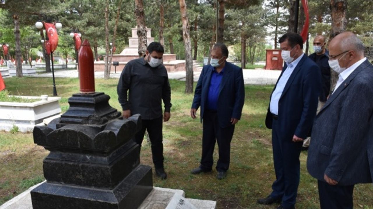 Cumhurbaşkanı Başdanışmanı Sertçelik, Türklerin tarihinde tek bir soykırımın bile olmadığını söyledi: