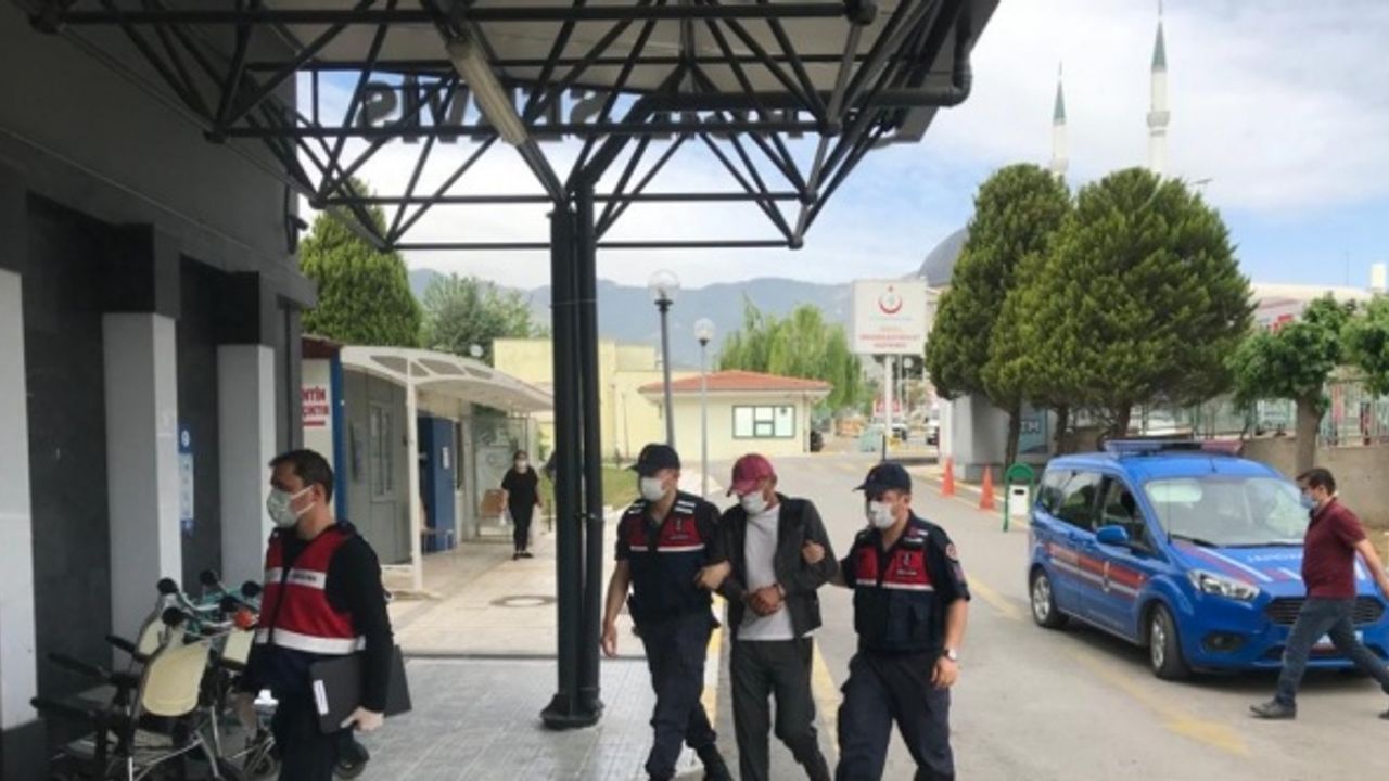 Denizli'de döviz satma bahanesiyle 200 bin lira dolandıran 4 zanlı tutuklandı