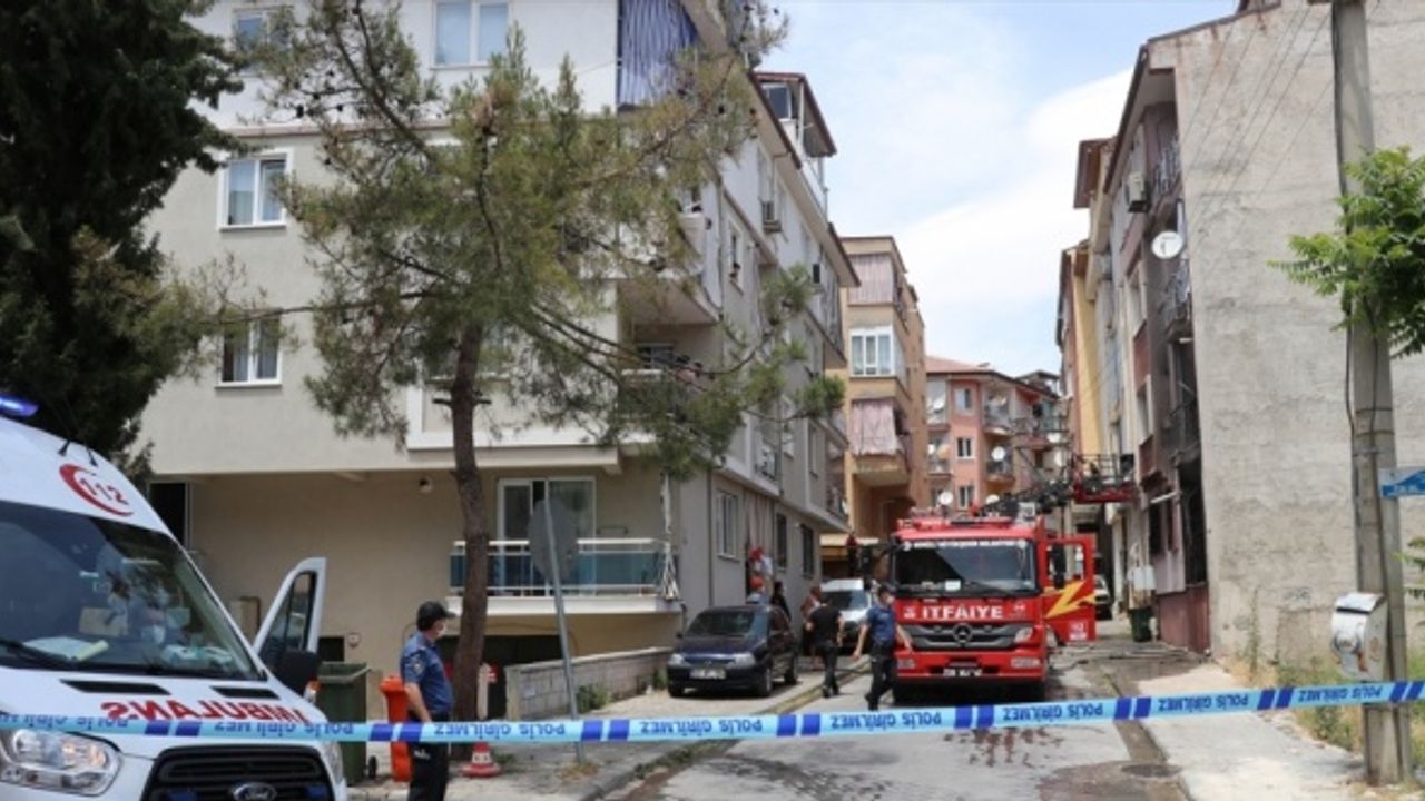Denizli'de psikiyatrik tedavi gördüğü iddia edilen kadının evinde çıkan yangın söndürüldü