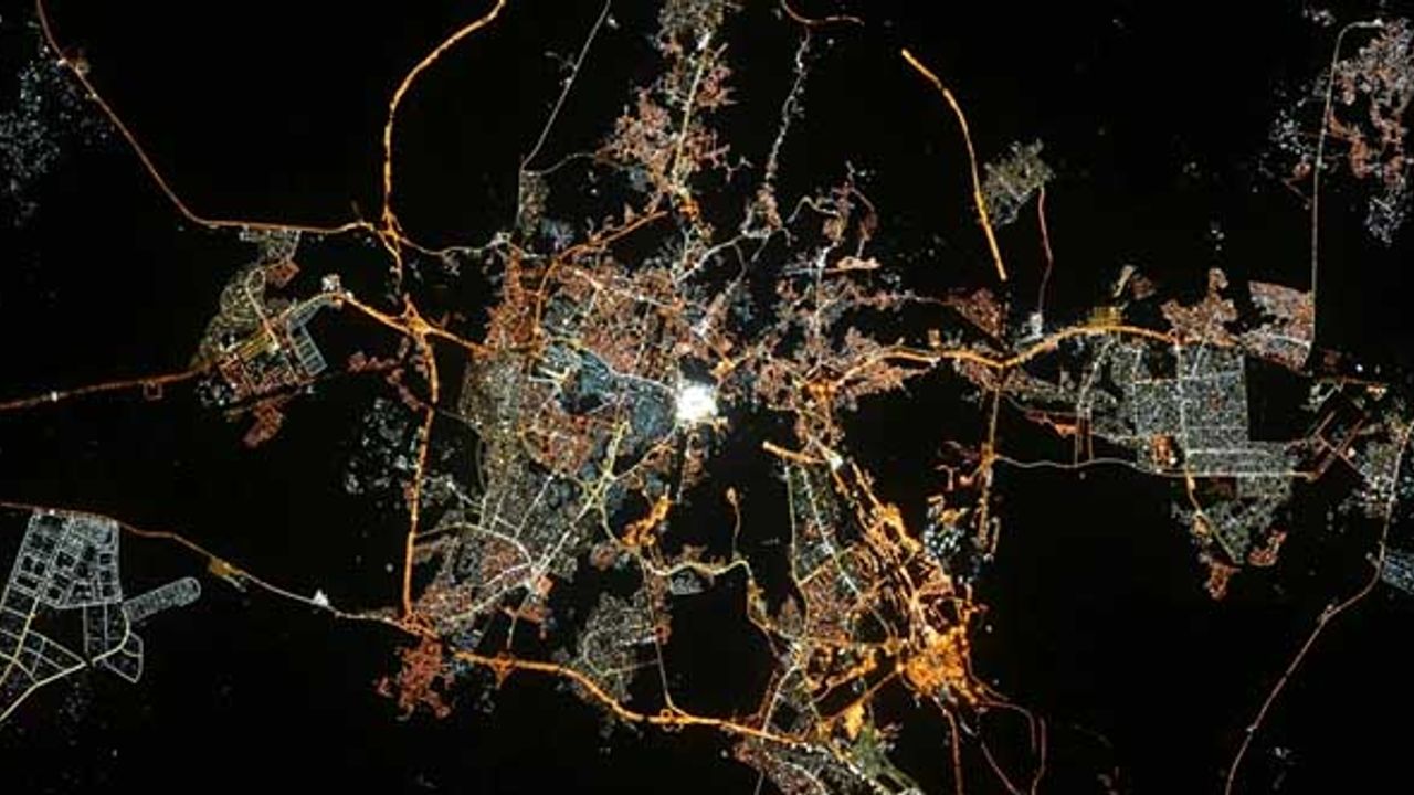Fransız astronottan 'Kabeli' Ramazan Bayramı mesajı