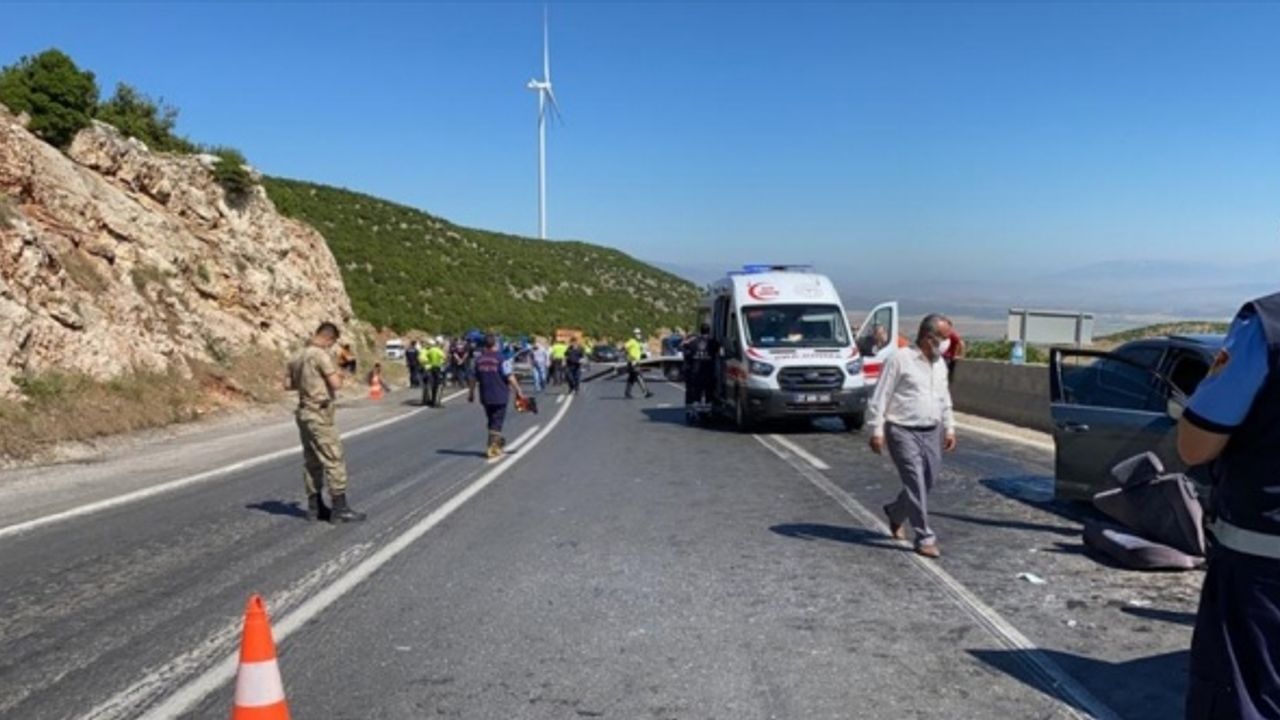 Gaziantep'te zincirleme trafik kazası: 2 ölü, 6 yaralı