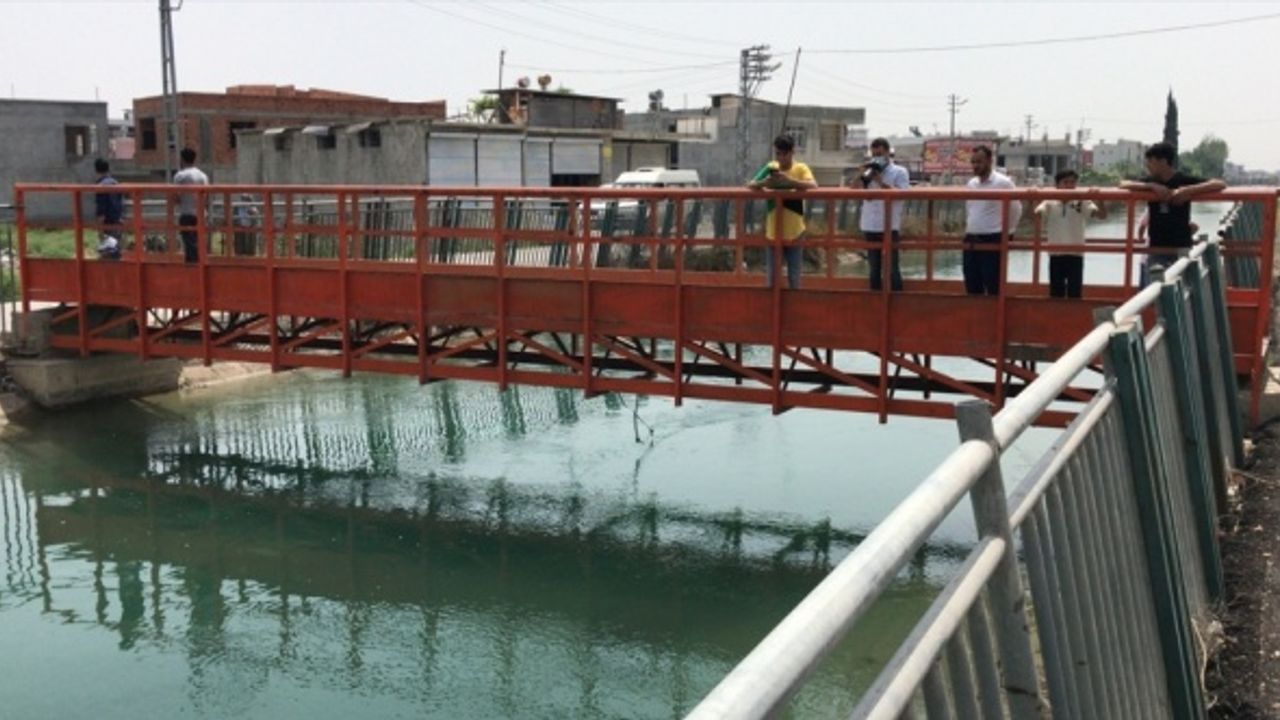 Adana'da kaybolan 5 yaşındaki çocuğu polisler buldu
