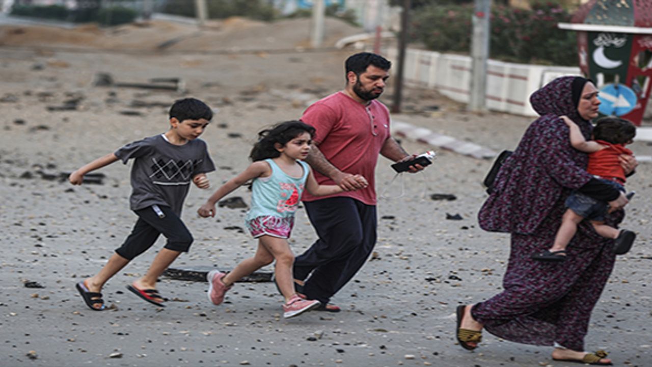 İsrail'in Gazze'ye hava saldırıları sabah saatlerinde devam ediyor