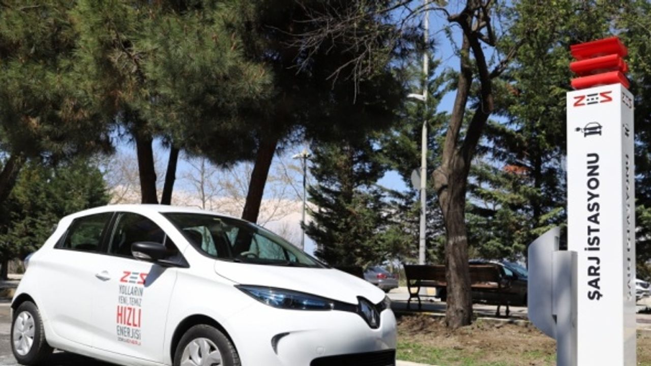 İstanbul Üniversitesi-Cerrahpaşa yerleşkelerinde elektrikli araç şarj istasyonları hizmete girdi