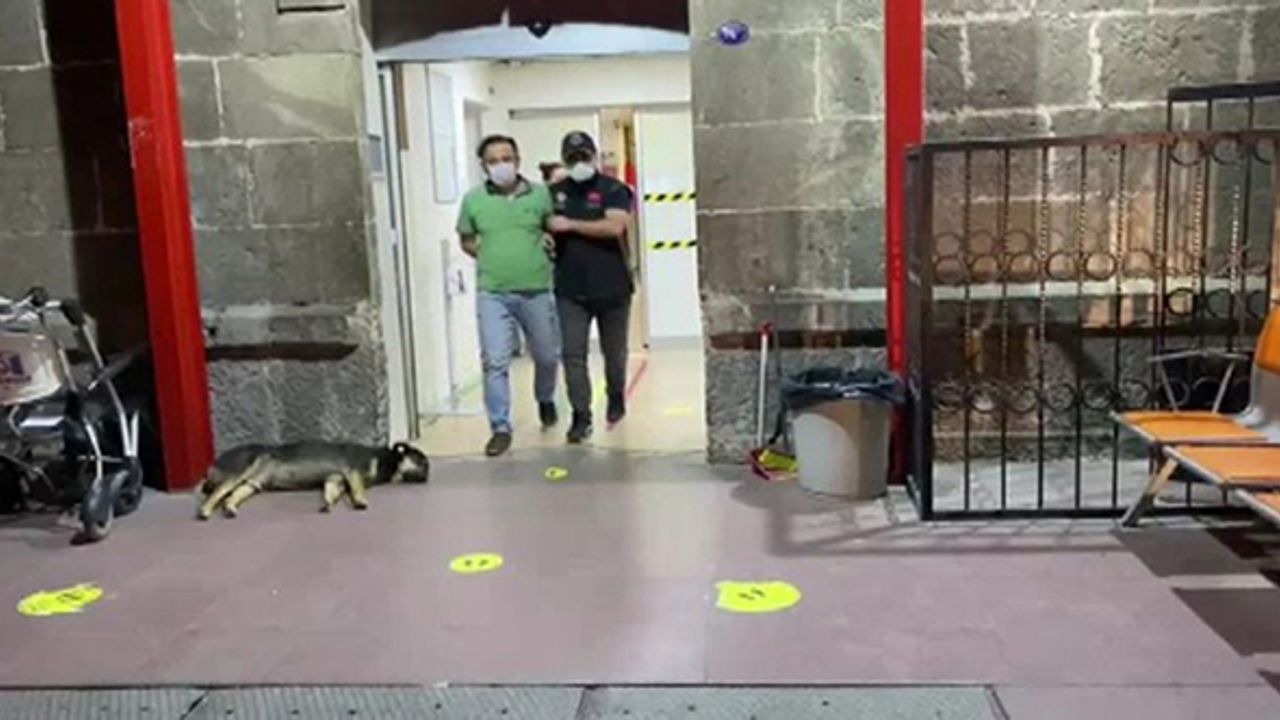 İzmir'de hücre evlerine düzenlenen operasyonda 35 FETÖ şüphelisi yakalandı