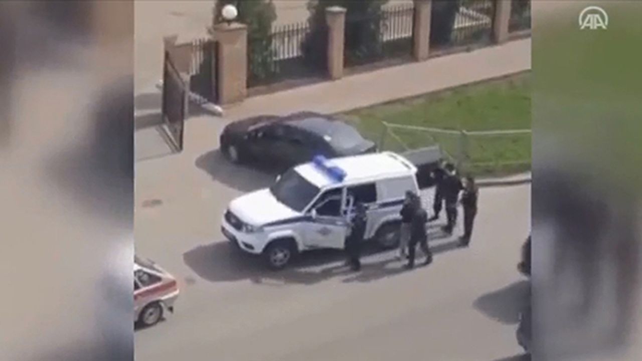 Kazan'da okula silahlı saldırı: Ölü ve yaralılar var
