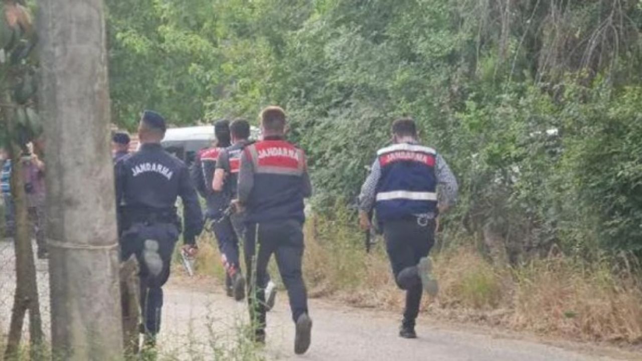 Kocaeli'de deshşet! Babasını öldürdü, 3'ü jandarma 6 kişiyi yaraladı!