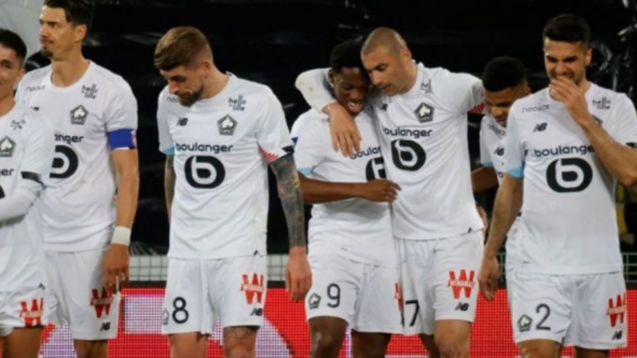 Lille Burak Yılmaz'la şampiyonluğa koşuyor...