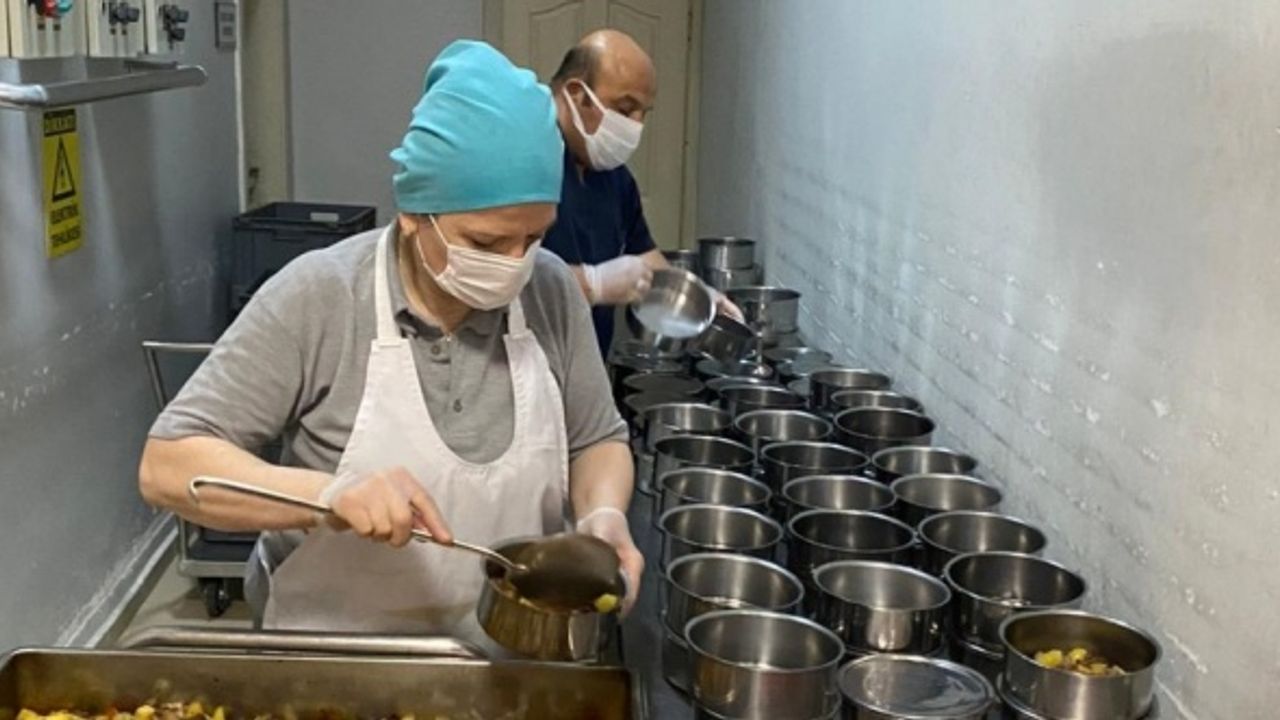 Samsun Büyükşehir Belediyesinden ihtiyaç sahibi ailelere iki öğün yemek servisi