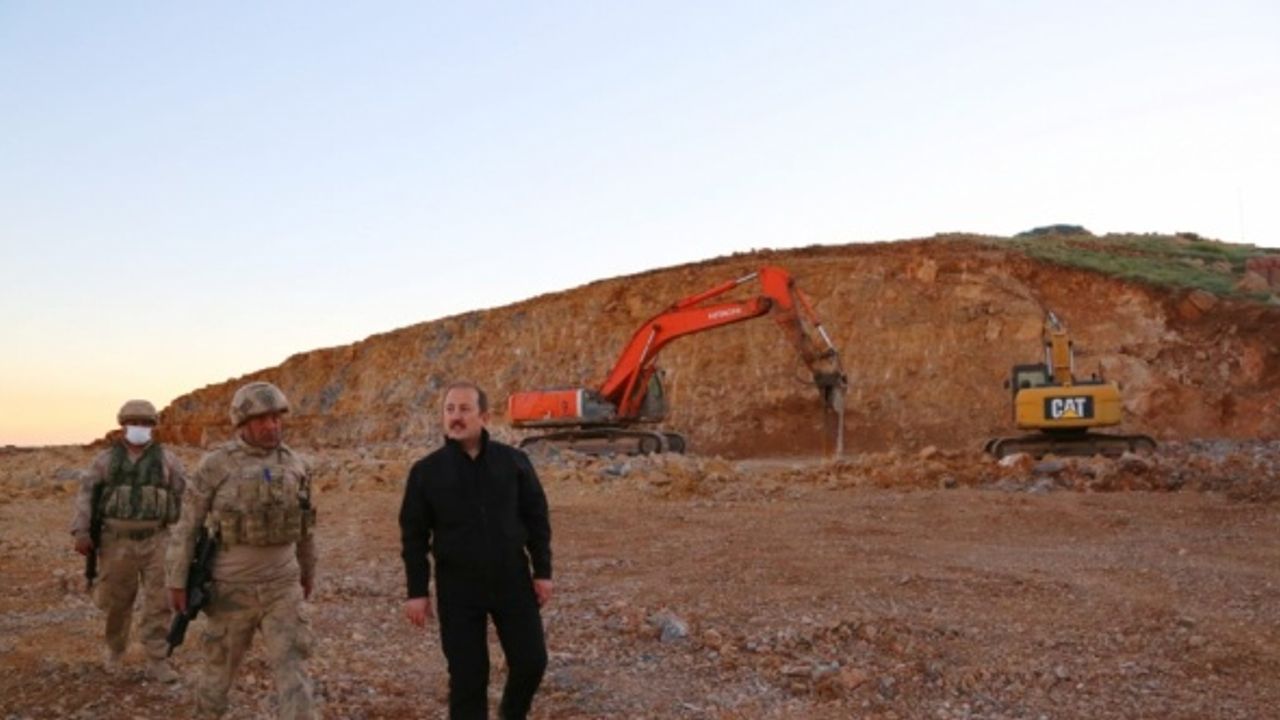 Şırnak Valisi Pehlivan, Cudi Dağı'nda konuşlu üs bölgelerinde incelemelerde bulundu