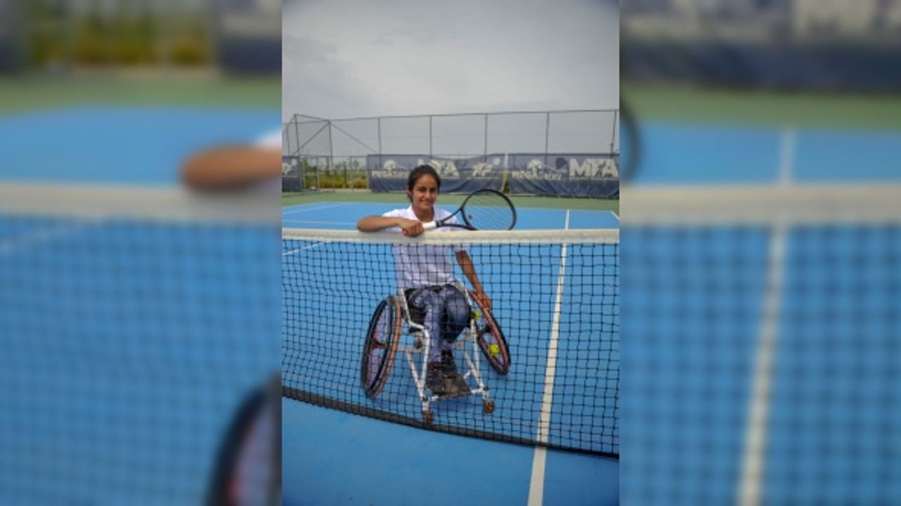 Şırnaklı 14 yaşındaki Zeliha Aksak, tekerlekli sandalye teniste uluslararası turnuvalarda boy gösteriyor