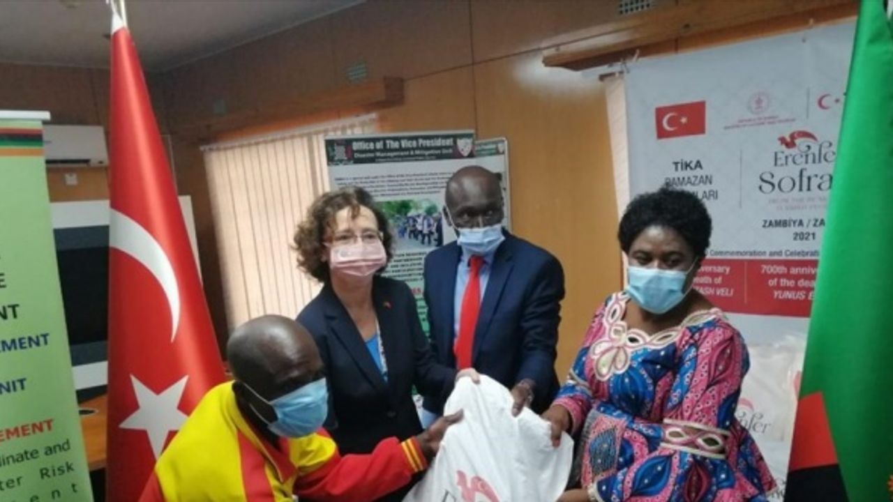 TİKA, Zambiya'da sellerden zarar gören ailelere gıda yardımı yaptı