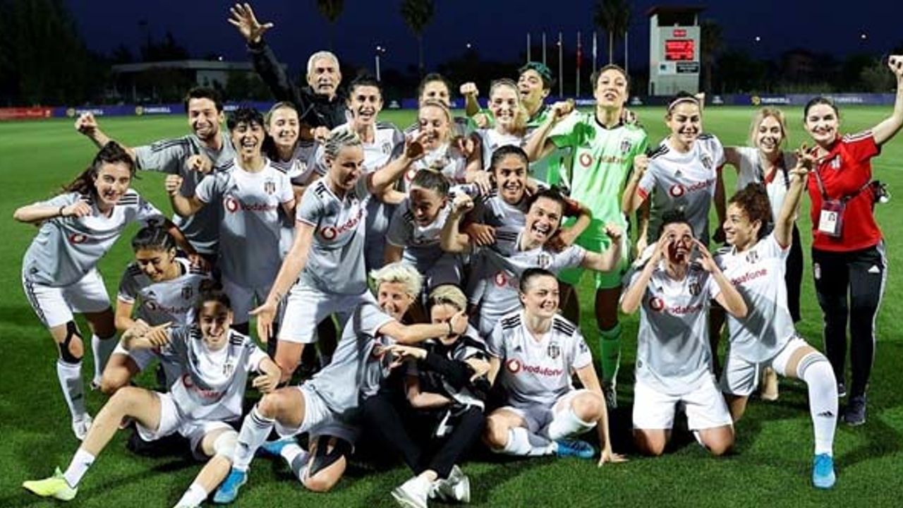 Turkcell Kadın Futbol Ligi'nde Beşiktaş Vodafone şampiyon oldu