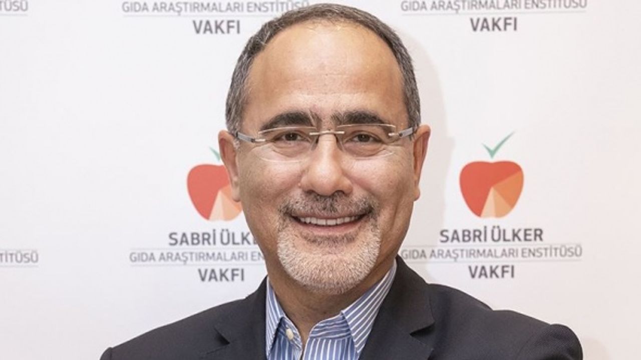 Ünlü profesörden flaş açıklamalar: "Türkiye salgını bu yaz bitirebilir!"