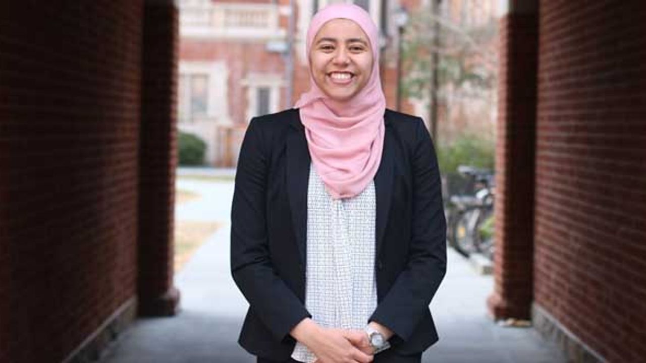 Yale Üniversitesi tarihinde bir ilk! Öğrenci başkanlığına Müslüman bir kadın seçildi