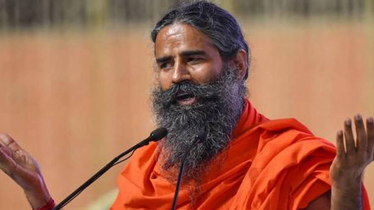 Yoga gurusu Baba Ramdev: Tanrı atmosferi oksijenle doldurmuş, aptallar oksijen tüpü arıyor