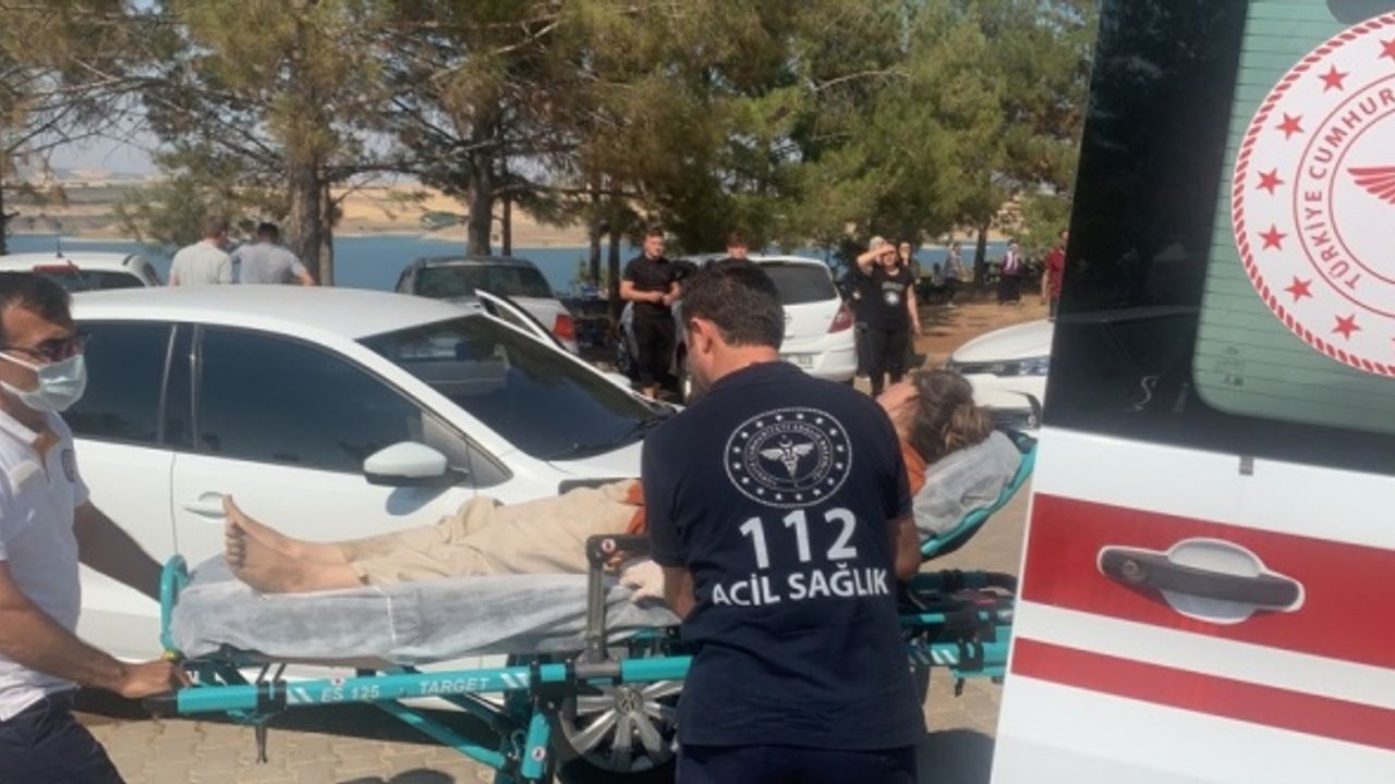 Adıyaman'da Atatürk Baraj Gölü'ne giren 4 kişiden 2'si boğuldu