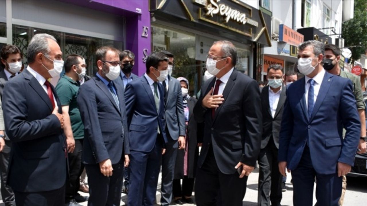 AK Parti Genel Başkan Yardımcısı Özhaseki, partisinin Aksaray İl Başkanlığını ziyaret etti: