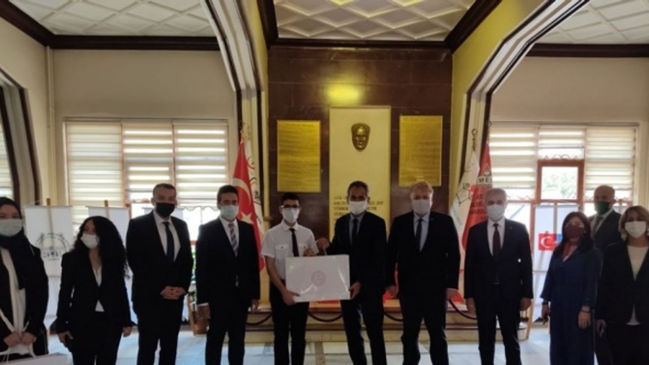 Altındağ Atatürk Mesleki ve Teknik Anadolu Lisesi uluslararası proje yarışmasında dünya birincisi seçildi