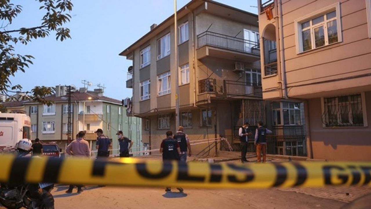 Ankara'da inşaat çalışmasında istinat duvarının zarar görmesi nedeniyle 5 bina boşaltıldı