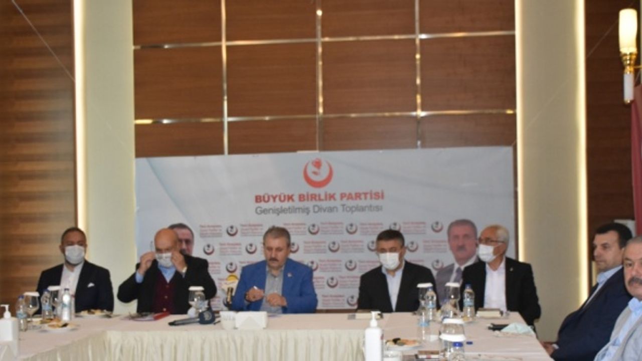 BBP Genel Başkanı Destici Afyonkarahisar'da yeni anayasa ve erken seçim tartışmalarını değerlendirdi
