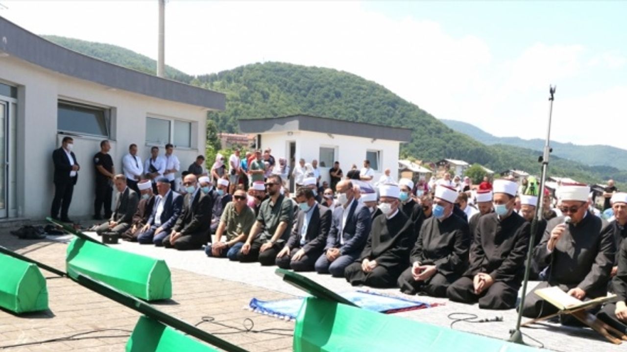 Bosna Savaşı'nın 6 kurbanı daha Vlasenica'da toprağa verildi