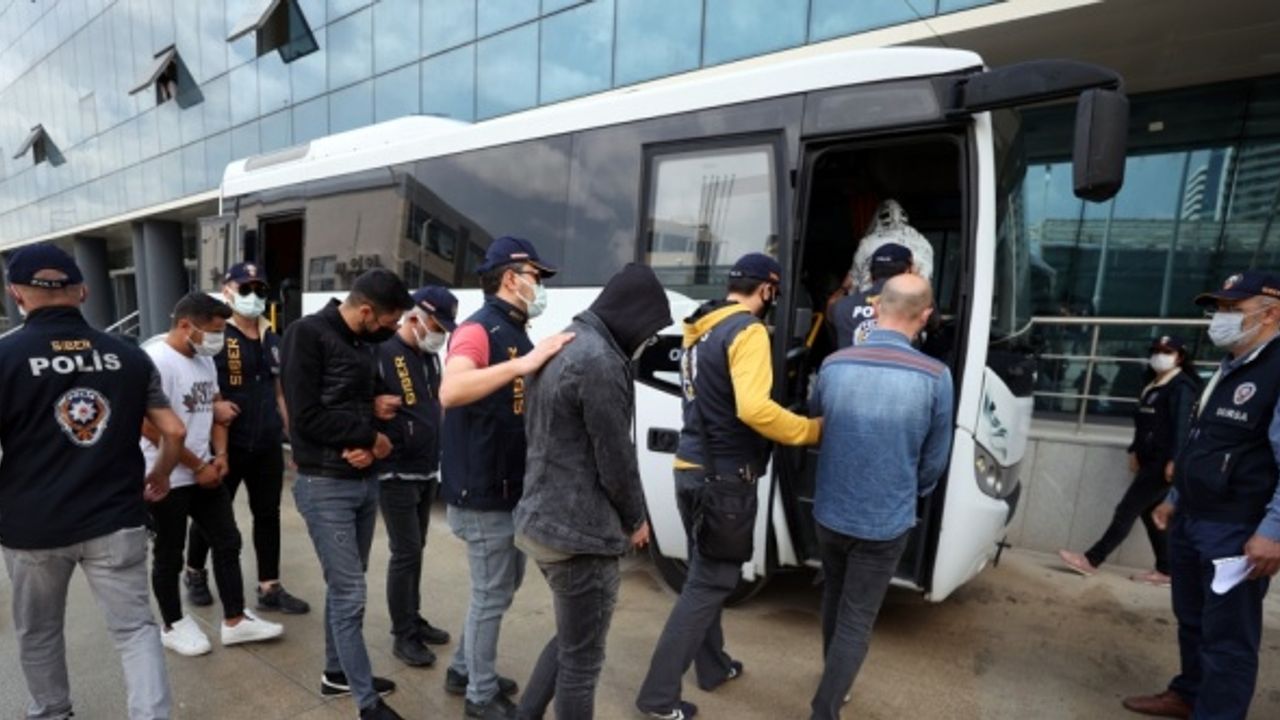 Bursa merkezli yasa dışı bahis operasyonunda 12 şüpheli yakalandı