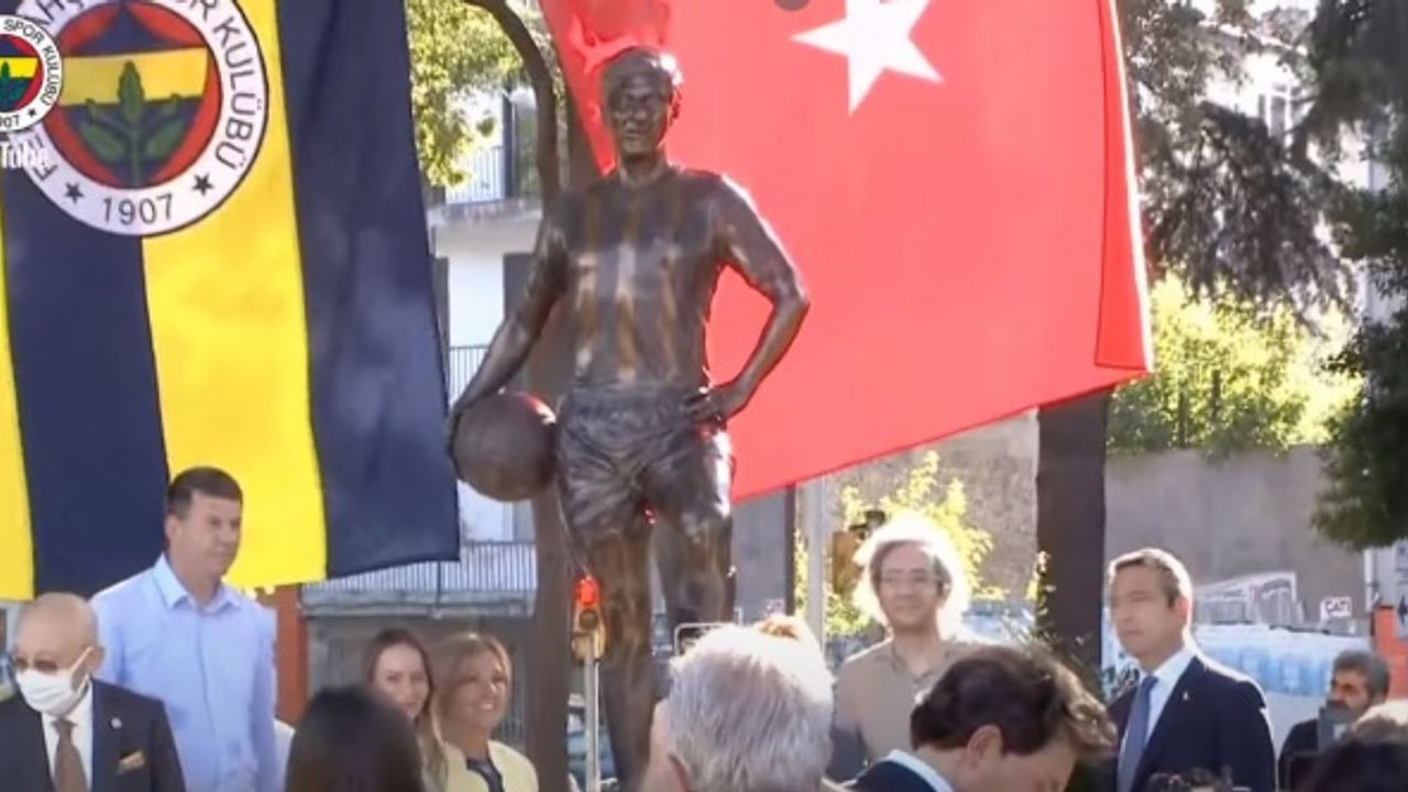 Can Bartu heykelinin açılışı Yoğurtçu Parkı'nda yapıldı