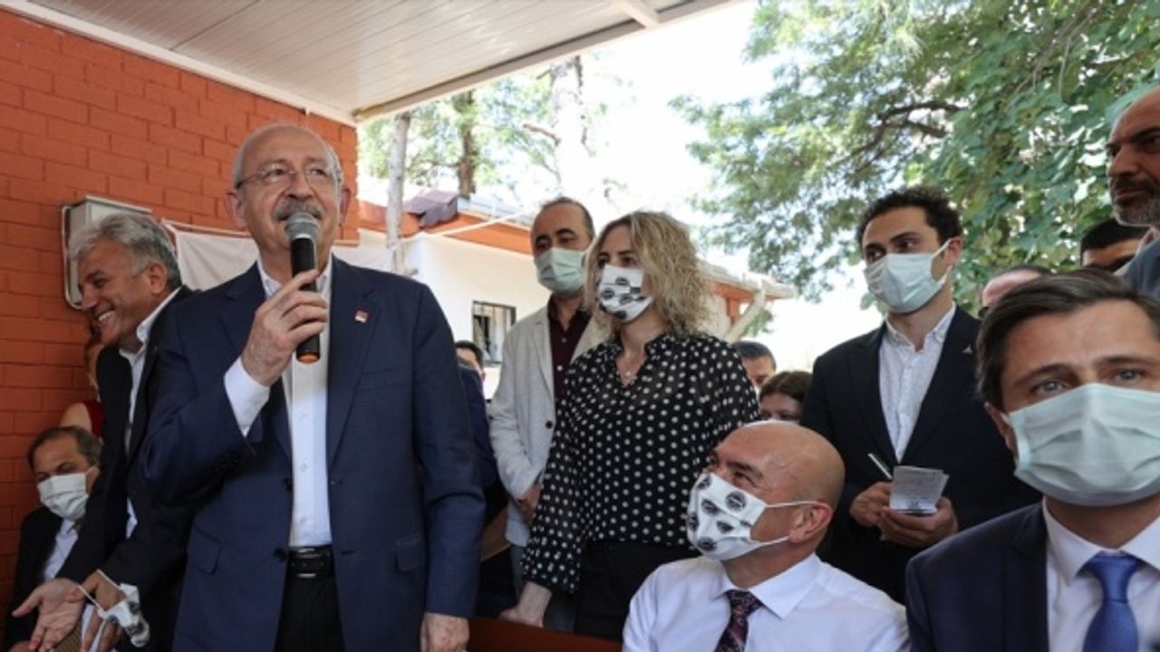 İzmir'de depremzedelerden Kılıçdaroğlu'na sitem: İlçe belediyeleri bizi unuttu