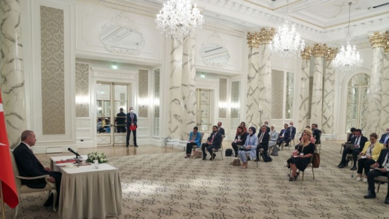 Cumhurbaşkanı Erdoğan, Azerbaycan'da gazetecilerin sorularını cevapladı