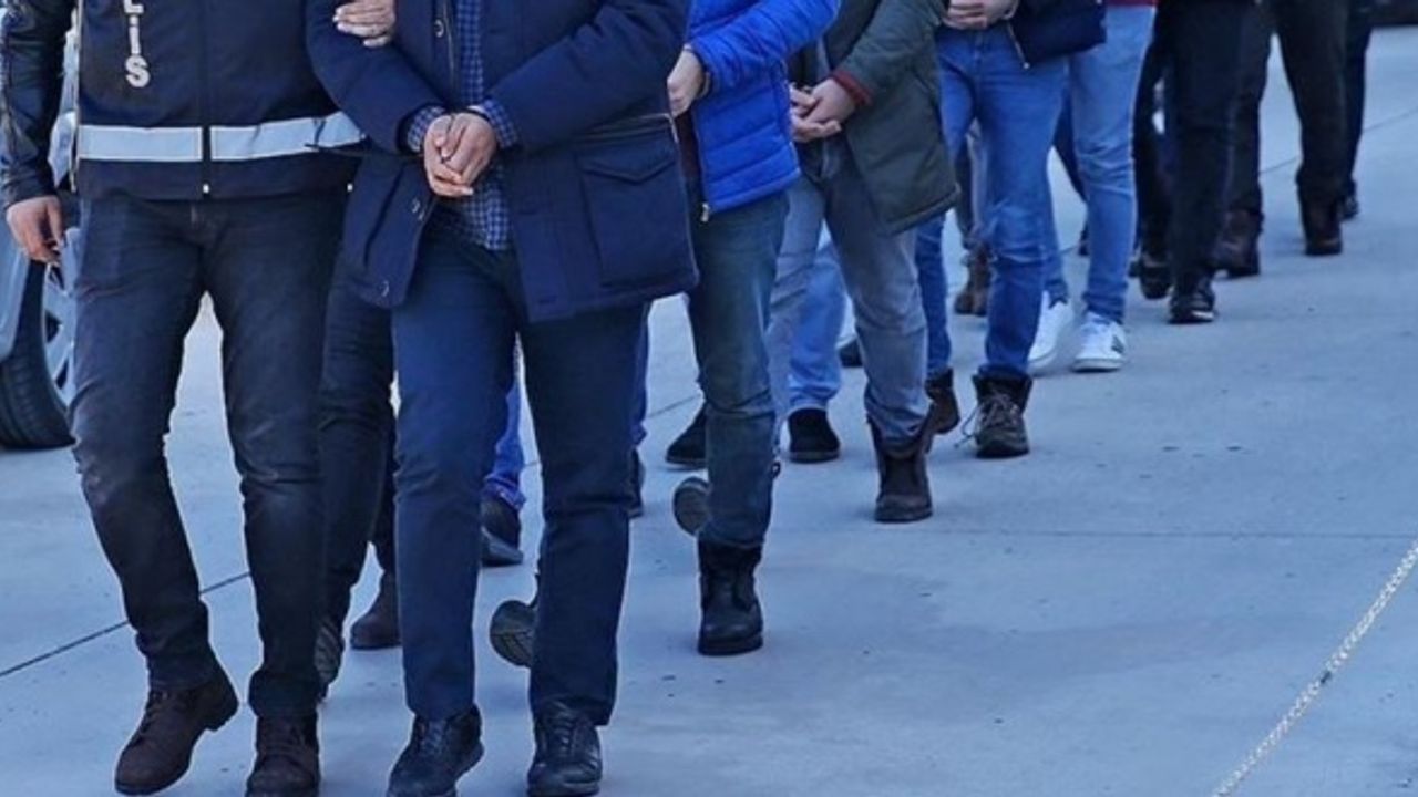 Hatay'da düzenlenen FETÖ operasyonunda 16 zanlı yakalandı